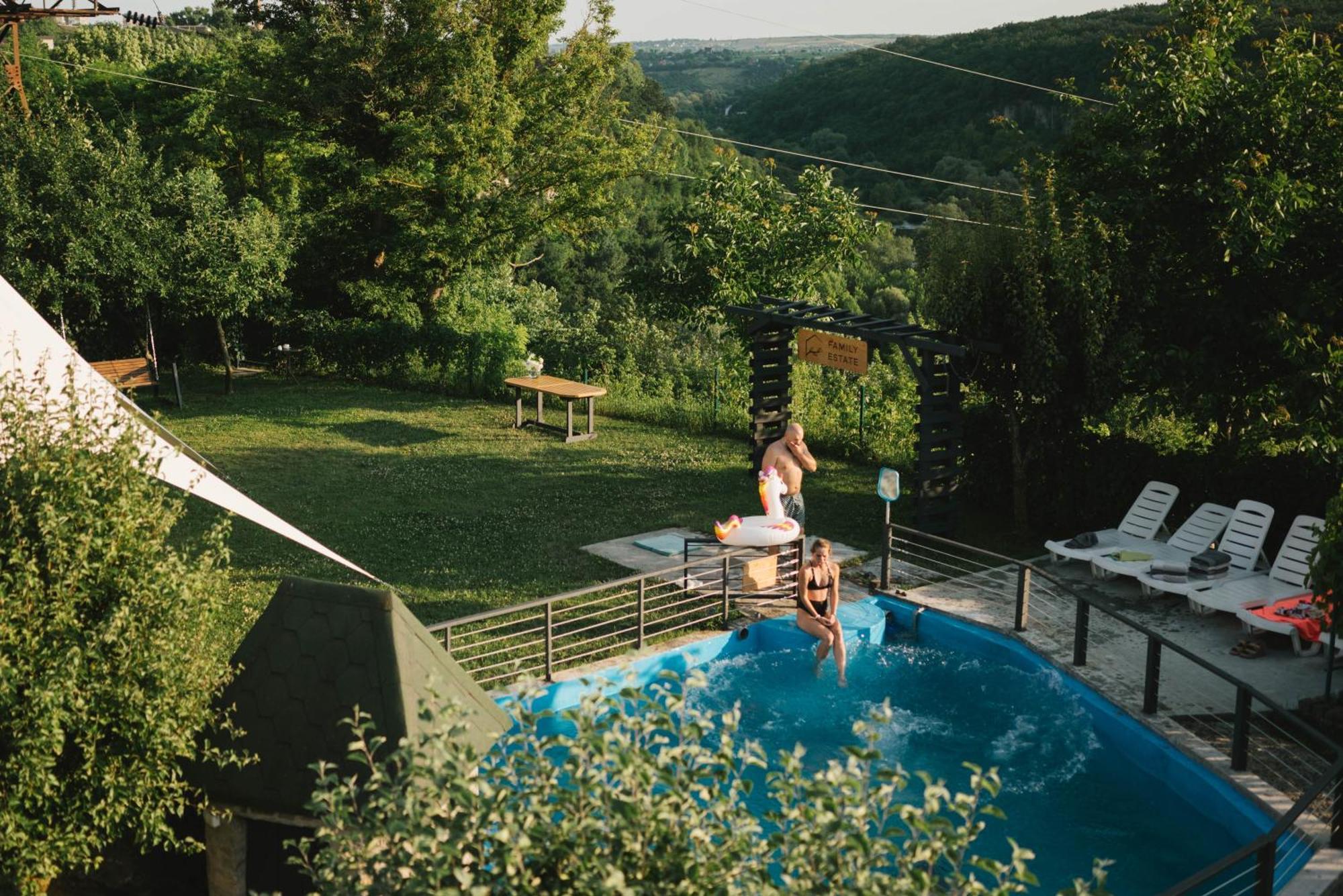 Rodynnyi Maietok Family Estate Villa Kamianets-Podilskyi Luaran gambar